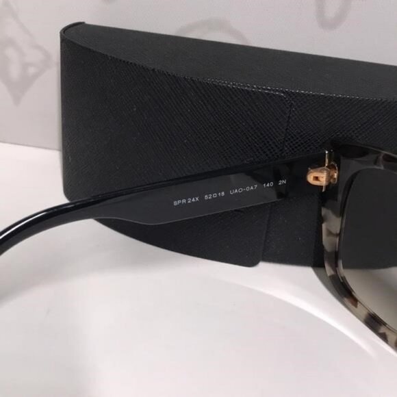 New Authentic Prada SPR 24X UAO-0A7 Women’s Sunglasses – Leopard Print - Picture 5 of 13